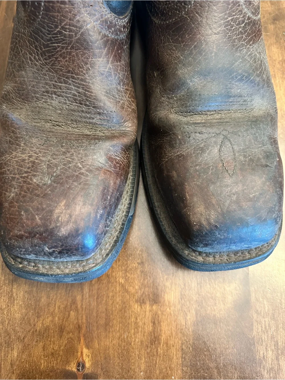 Ariat Mens 9.5 D Cowboy Work Boots Slip and Oil Resistant Composite Toe *Read*